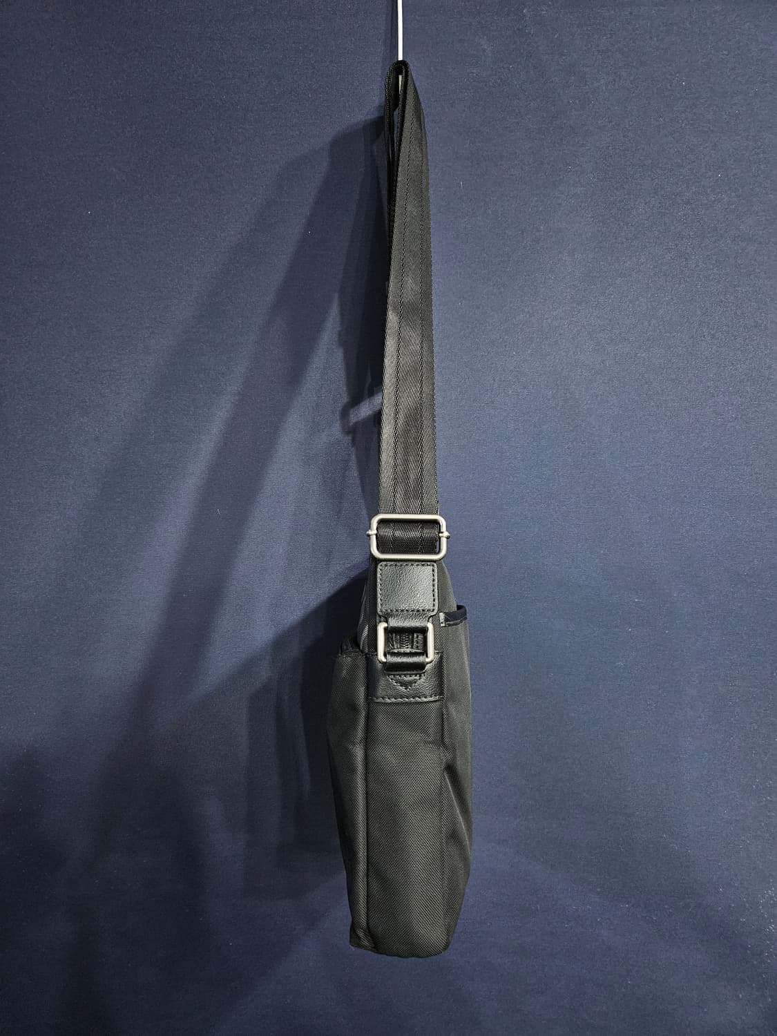 닥스 블랙 남성 크로스백  상품이미지3