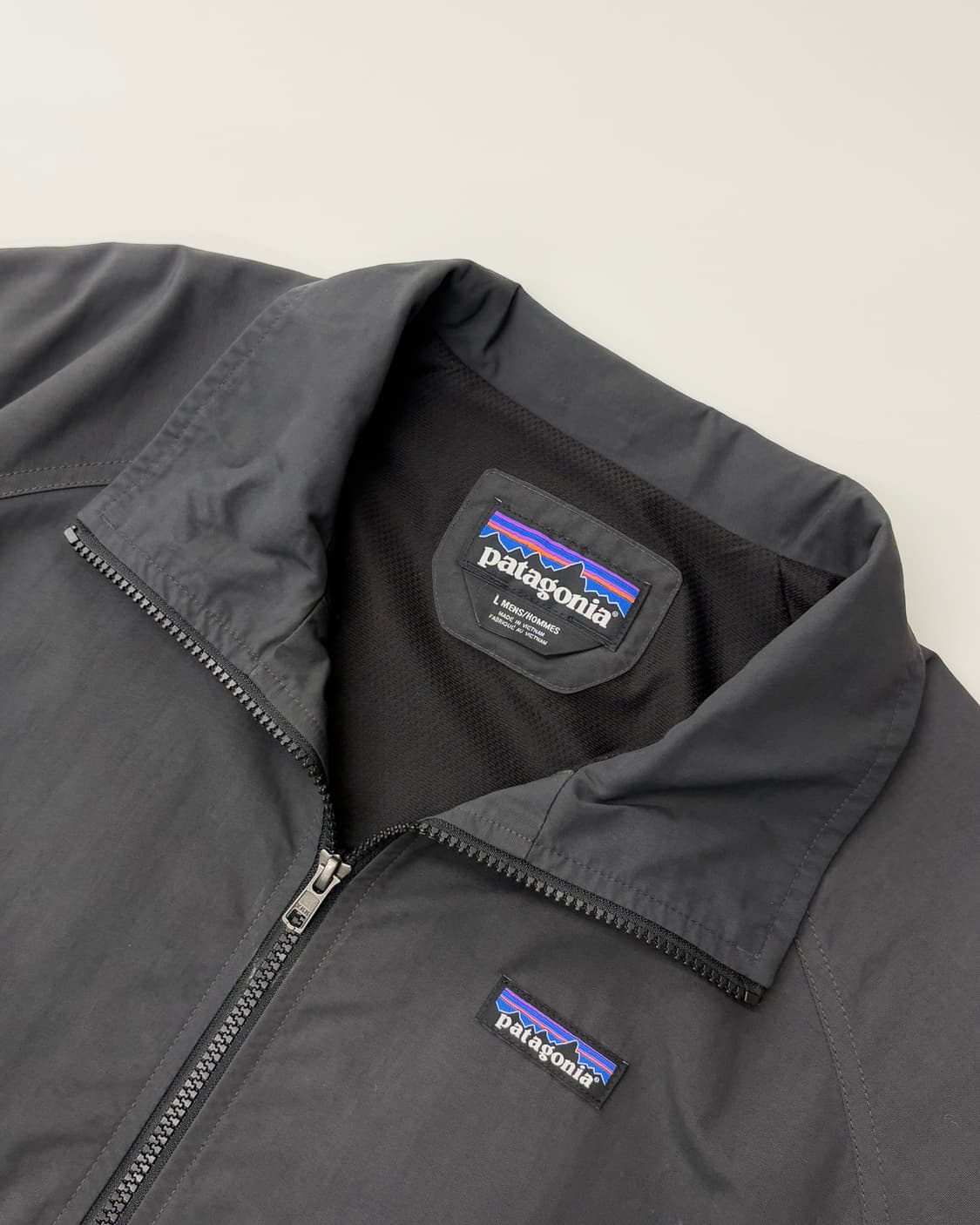 Patagonia 파타고니아 딥그레이컬러 배기스 쉘 자켓 상품이미지3