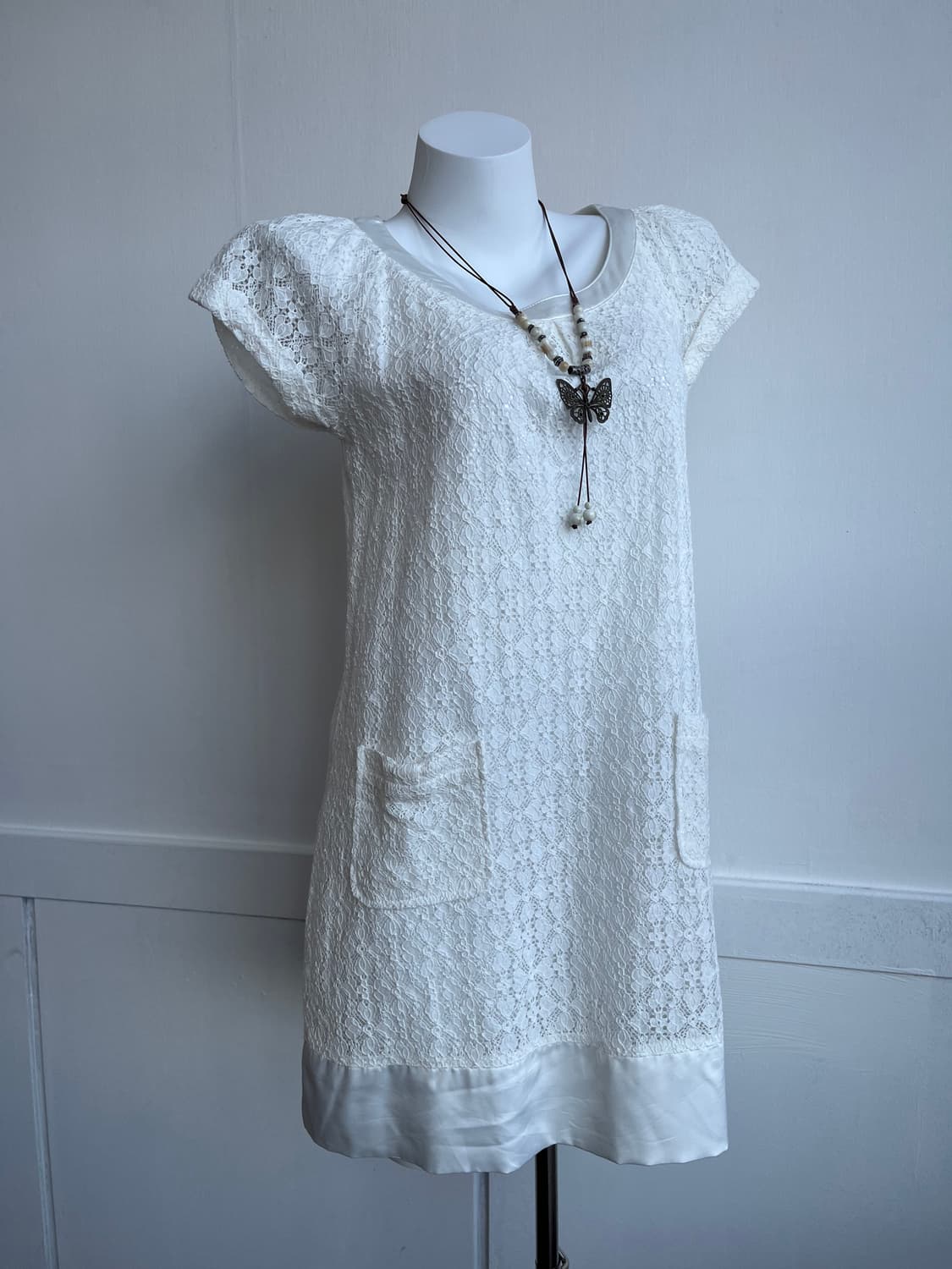 레이스 새틴 포켓 라글란 탑 상품이미지1