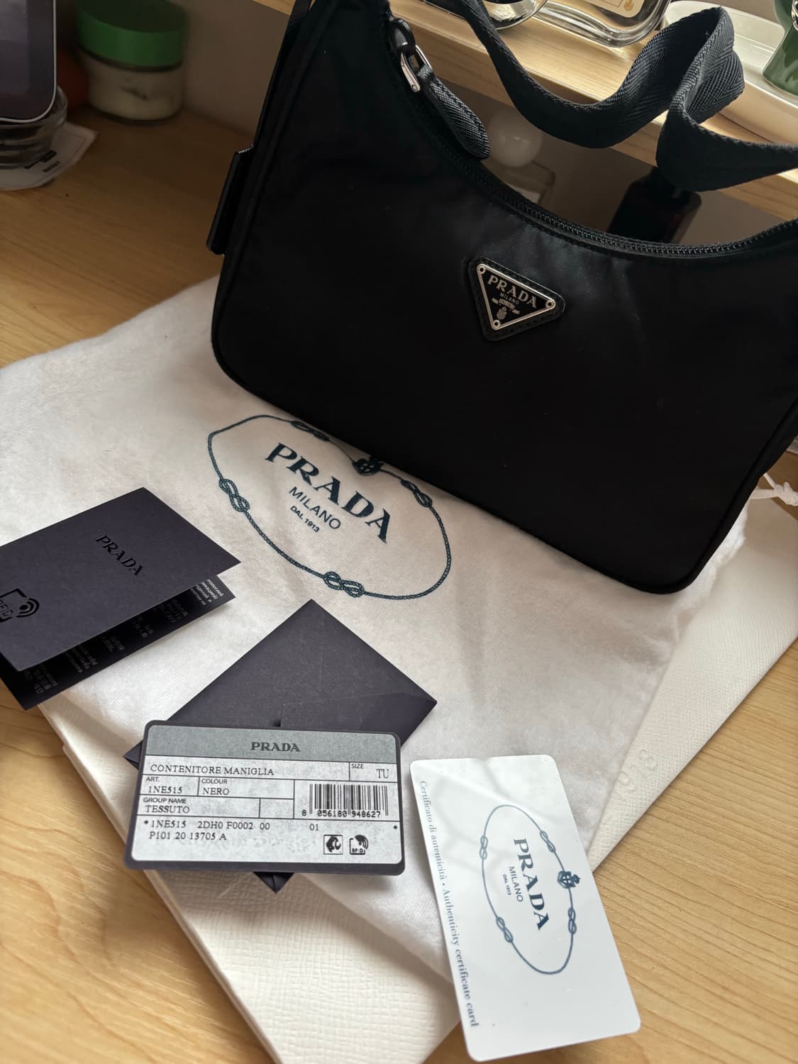 프라다 테수토 미니 숄더 호보백 상품이미지2