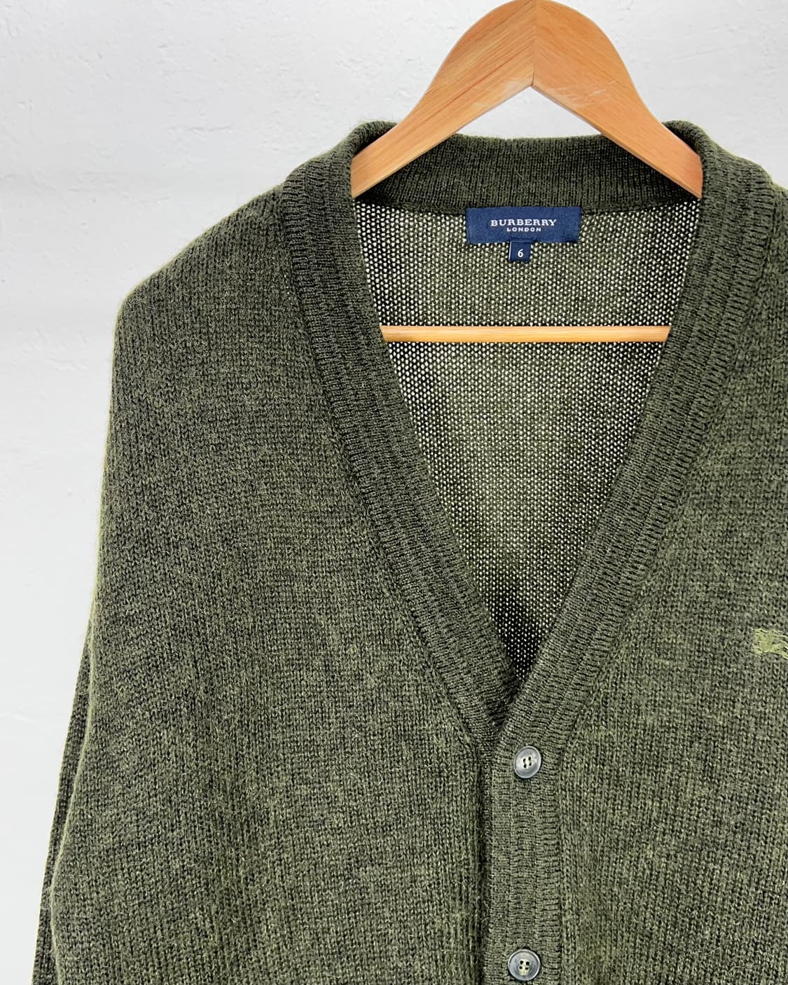 버버리 올리브 그린 램스 울 더블 포켓 브이넥 니트 가디건 상품이미지2