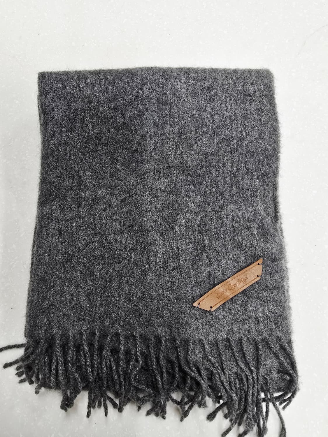 루이까또즈 캐시미어100 회색 머플러 상품이미지1