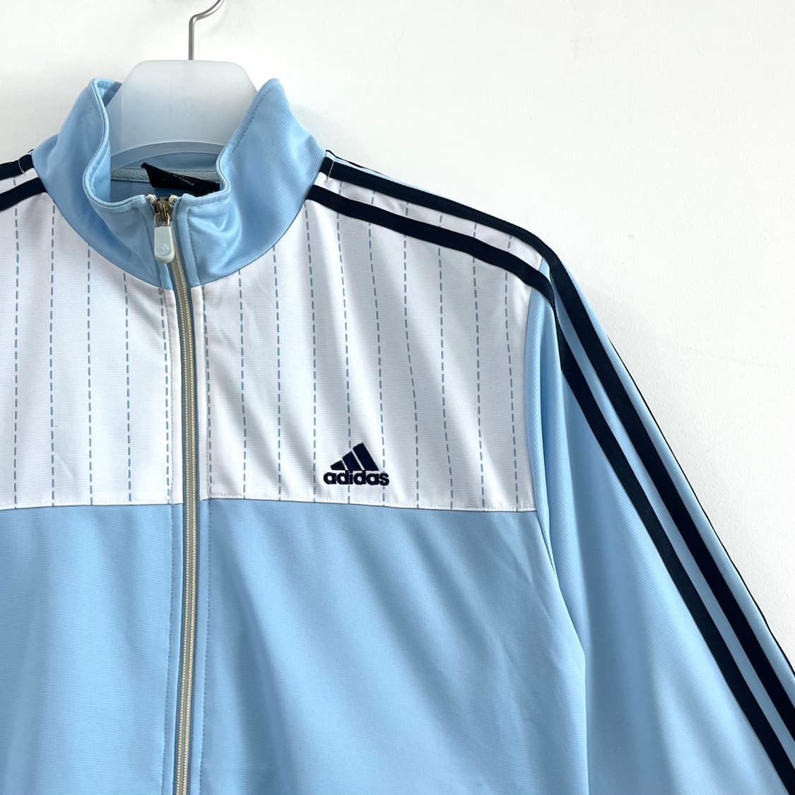 아디다스 자수로고 스카이블루 시나모롤 트랙탑 져지 상품이미지4