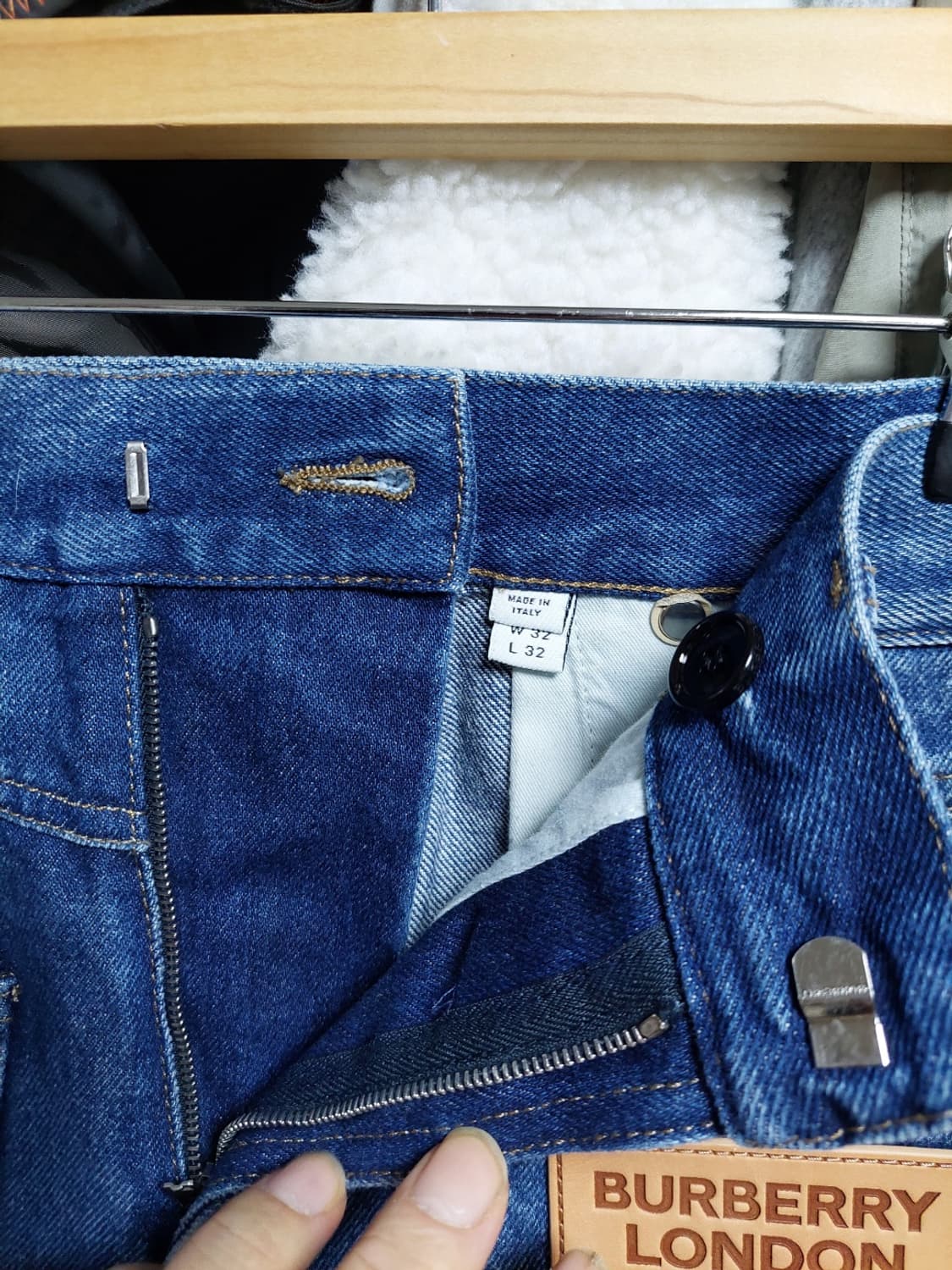 버버리 런던 로고패치 백투프론트 데님 청바지 w32 새제품 상품이미지8