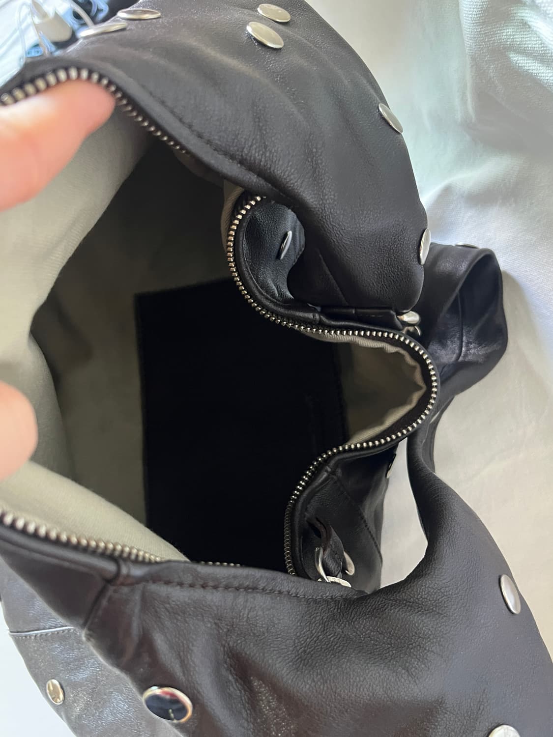 Gimaguas 기마구아스 스터드 숄더백 상품이미지8