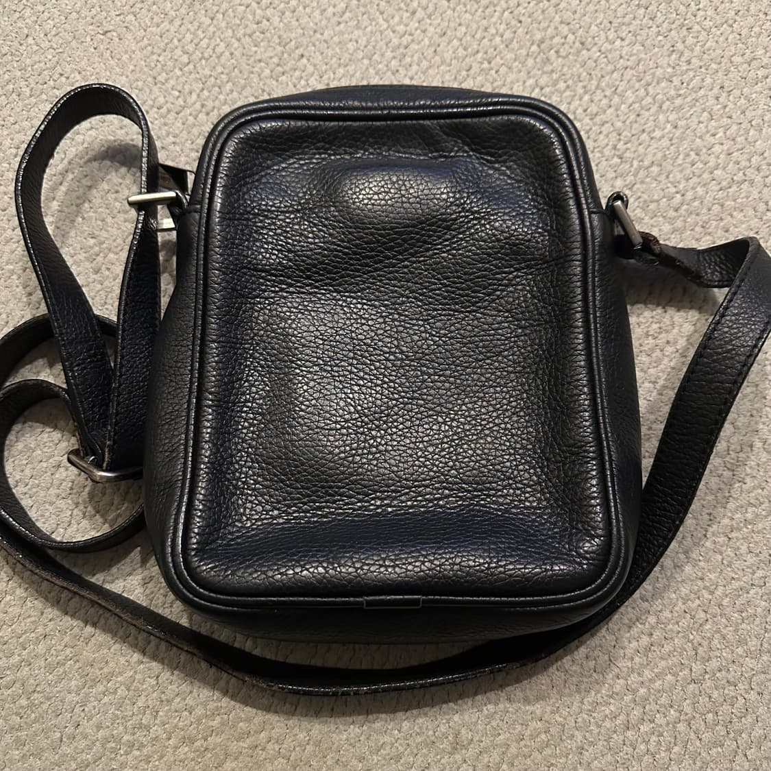 아르마니 Armani 카프스킨 크로스백 상품이미지6