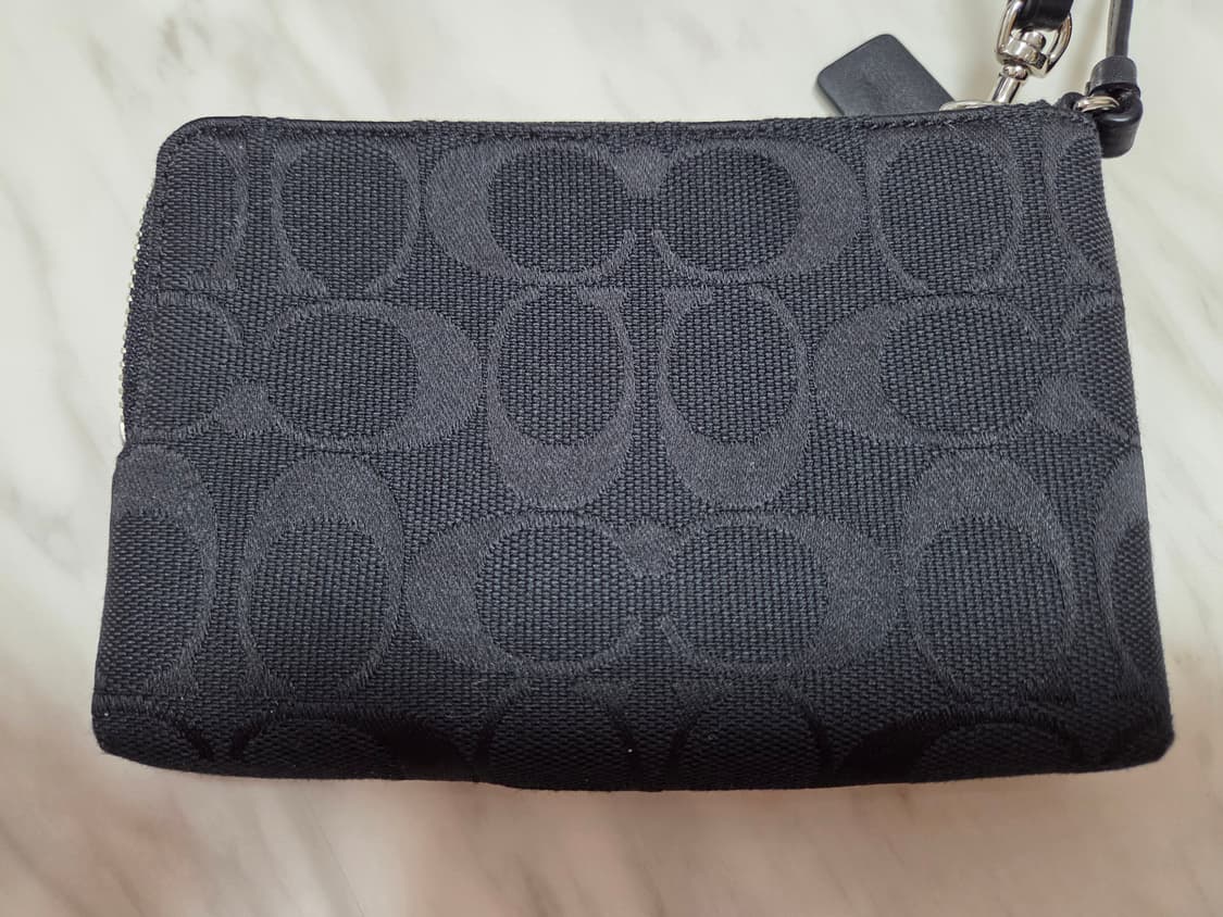 코치 시그니쳐 코너지퍼 리스트릿 상품이미지9