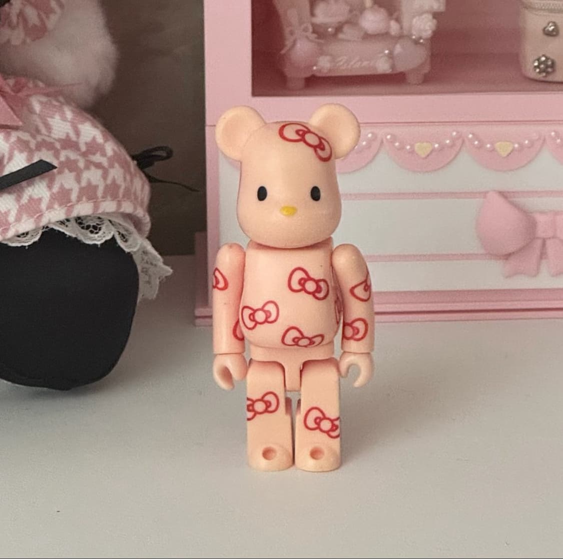 베어브릭 x 키티 9탄 100% 상품이미지1