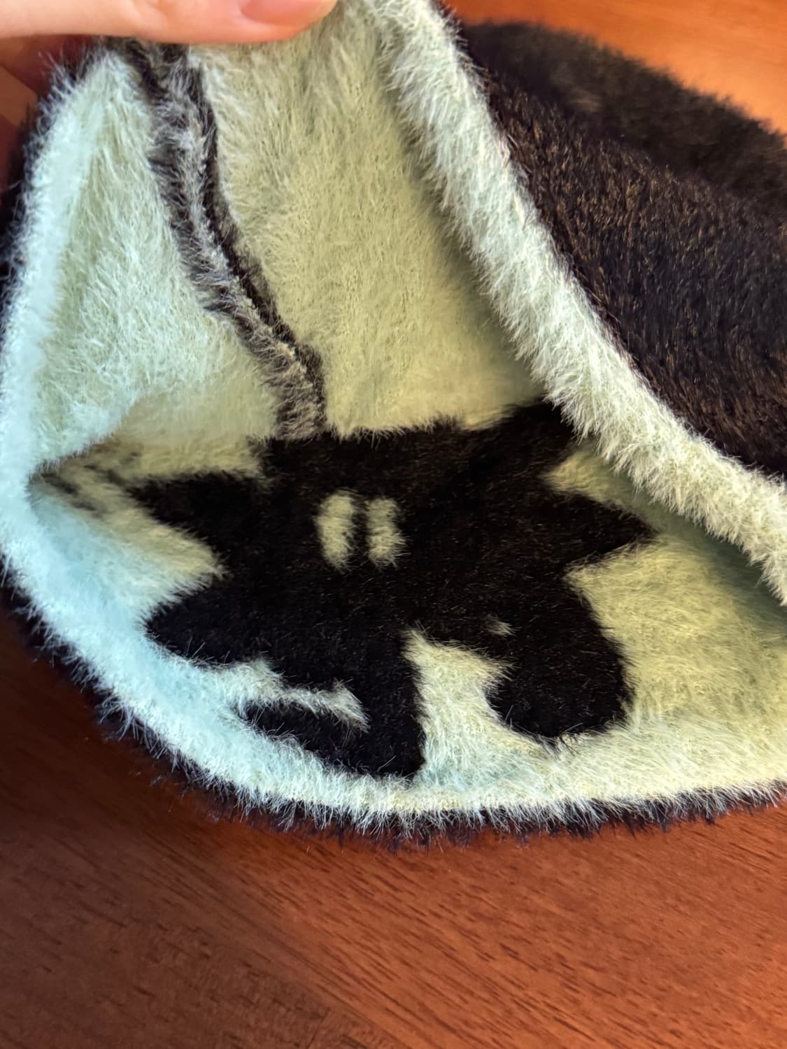 썬러브 비니 블랙 Cali Shaggy Beanie Black 상품이미지3