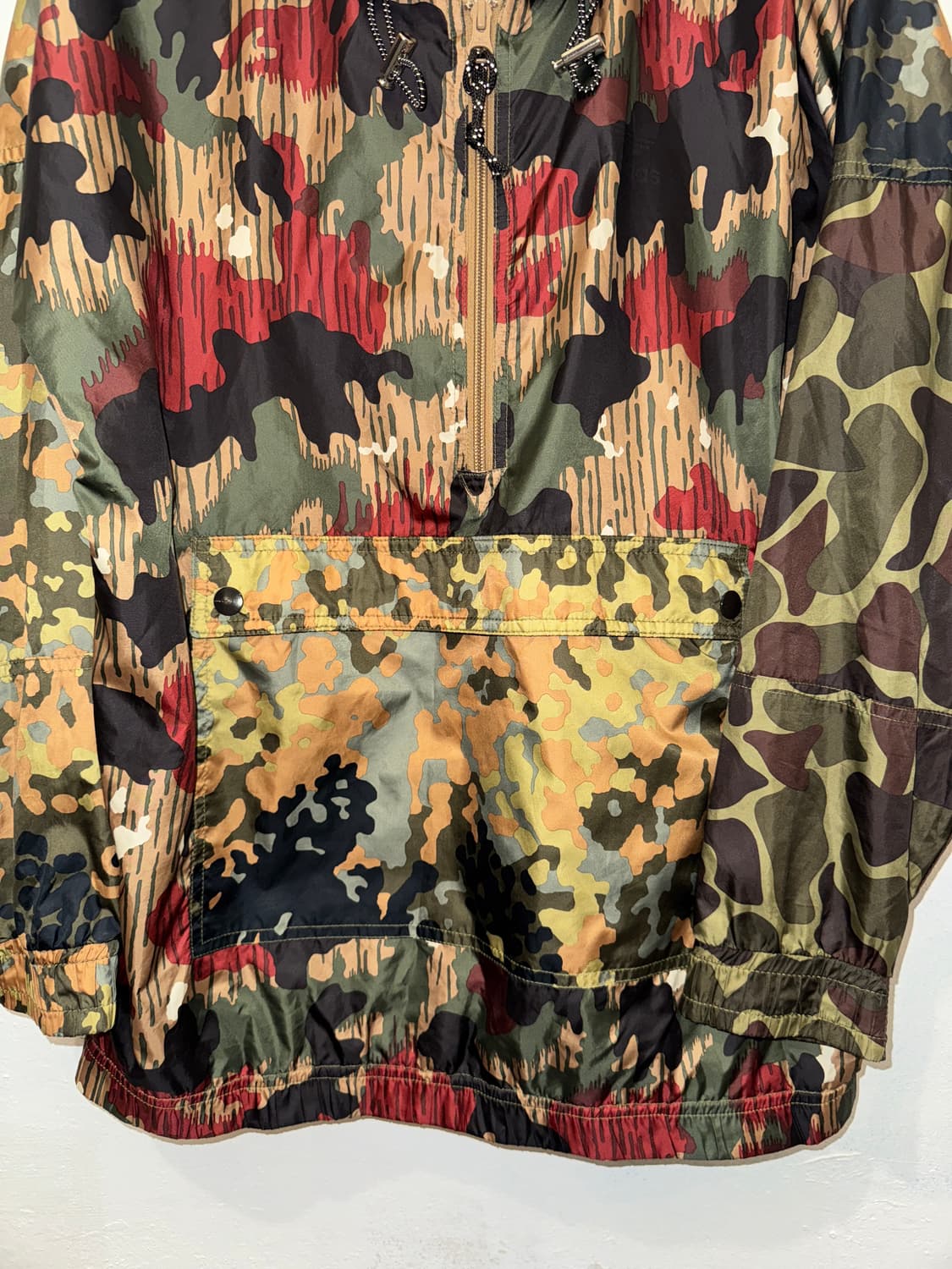 Adidas 아디다스 퍼렐 휴 카모 윈드브레이커 상품이미지3