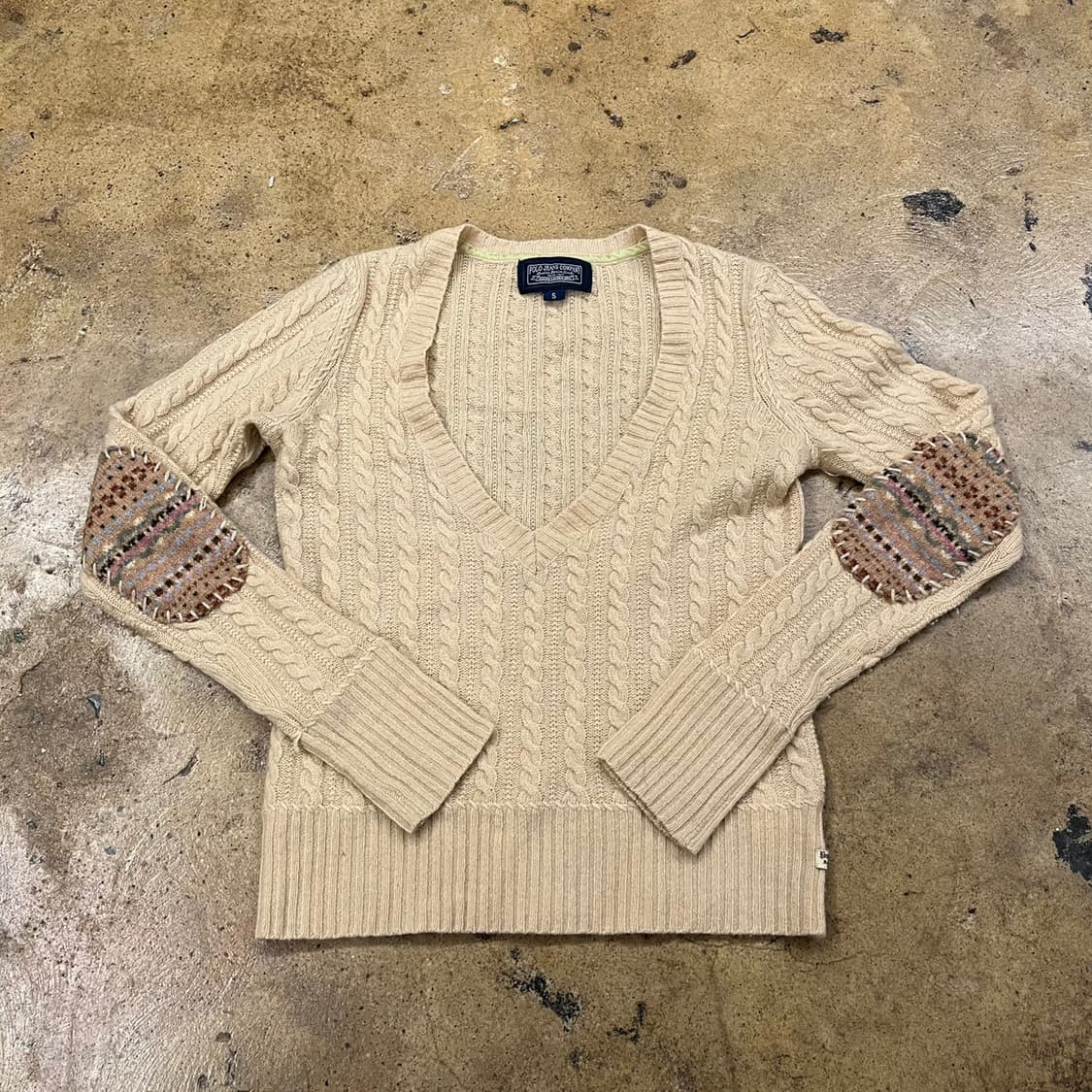 폴로 진스 컴퍼니 빈티지 베이지 브이넥 꽈배기 니트  상품이미지2