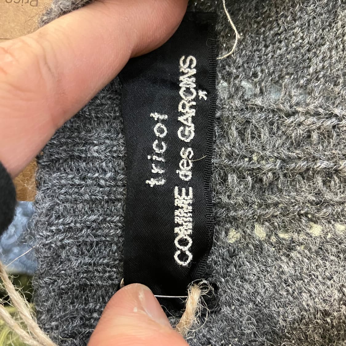 CDG 꼼데가르송 차콜 니트 스웨터 상품이미지2