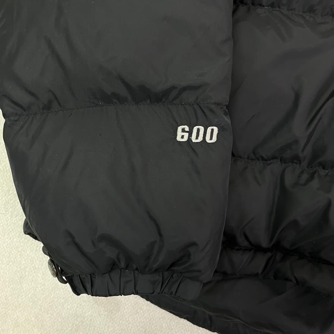 100 노스페이스 600 무광 패딩 상품이미지5
