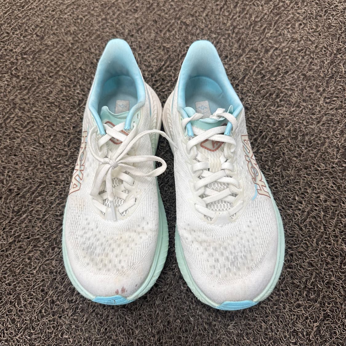 HOKA 호카 여성 마하 6 러닝화 240 상품이미지1