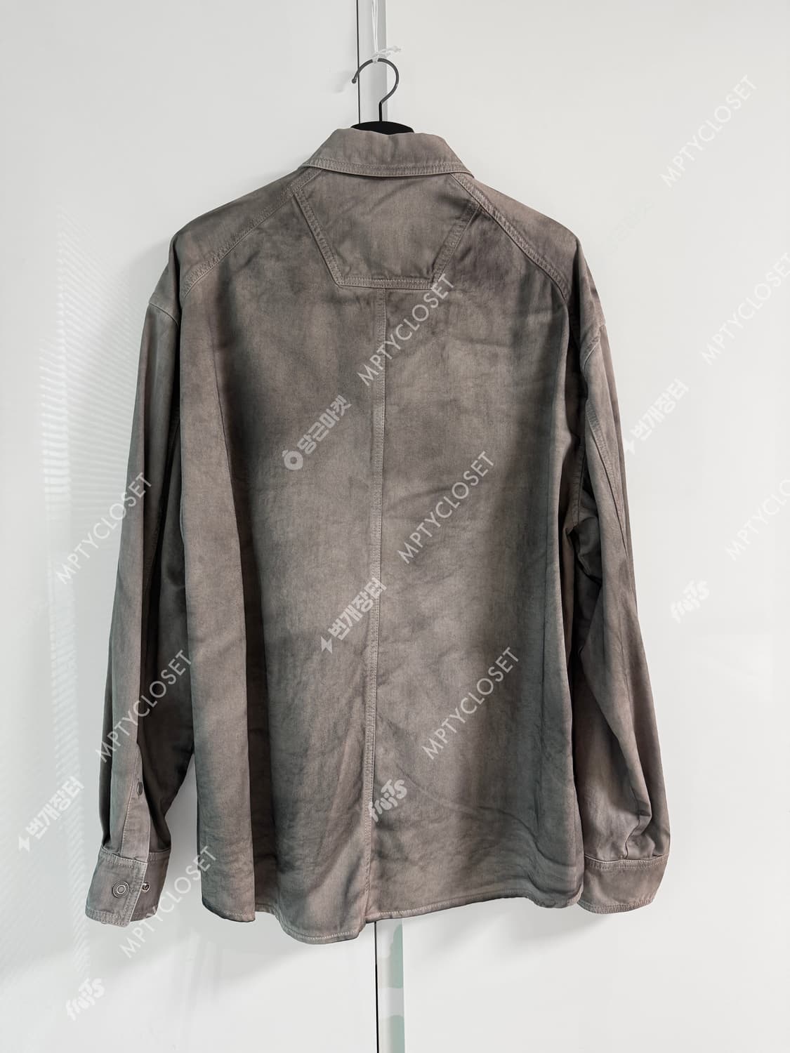 [46] 준지 25fW 페인티드 데님 셔츠 베이지 상품이미지4