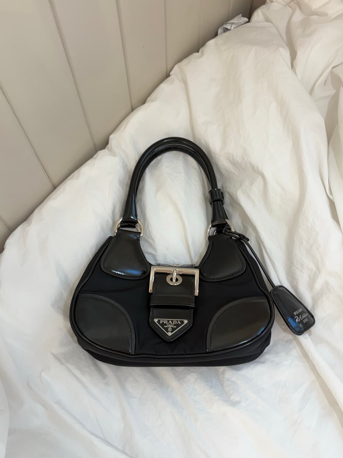 [A+ 정품] 프라다 리나일론 문 호보백 상품이미지4