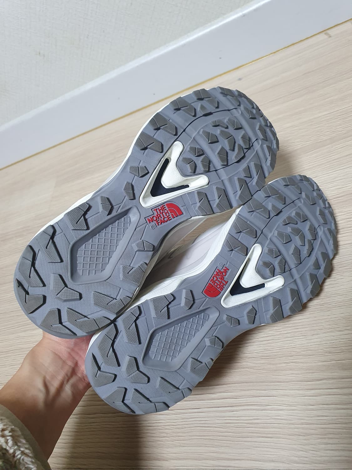 노스페이스 고어텍스 여성 트레킹화 250 상품이미지7