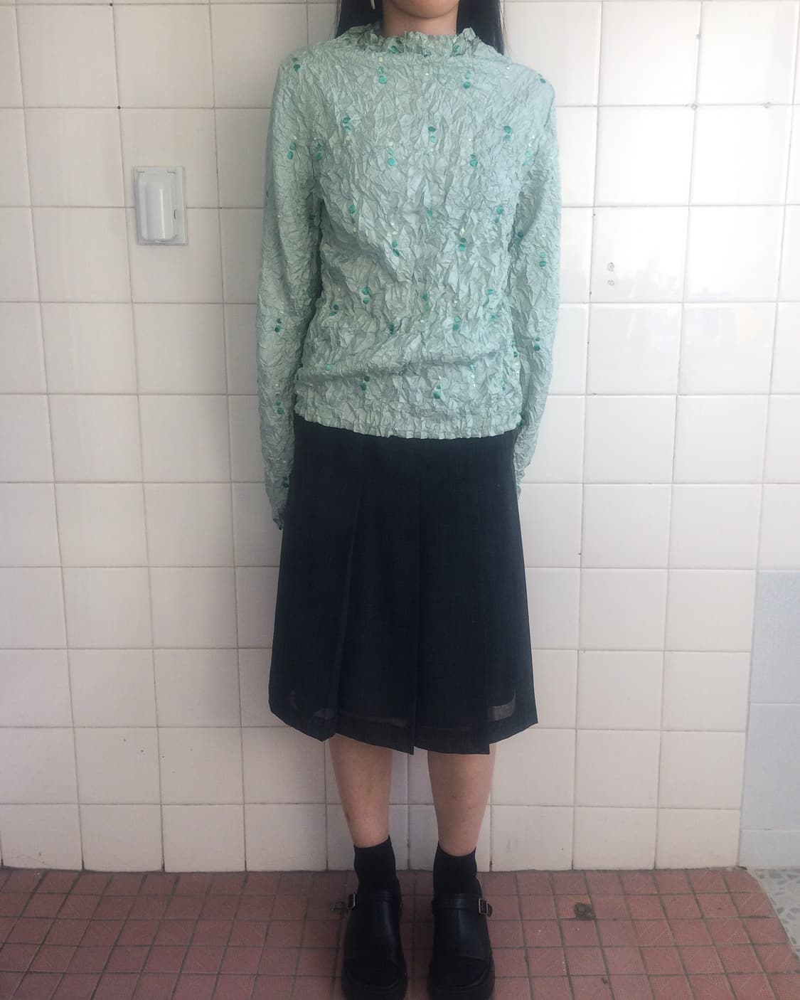 Dot point pleats high neck sleeve 상품이미지1