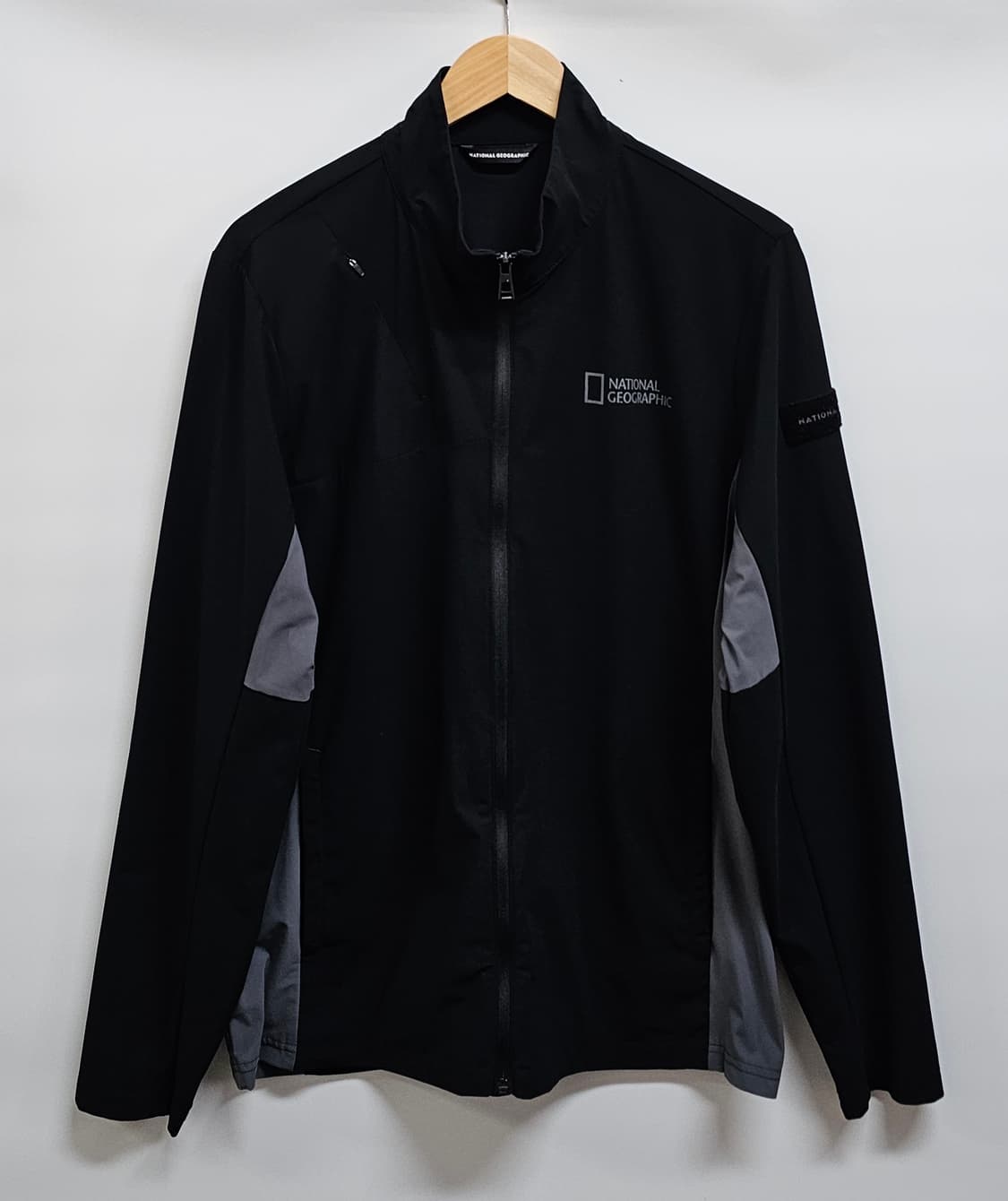 내셔널지오그래픽 블랙 바람막이 자켓 105 상품이미지1