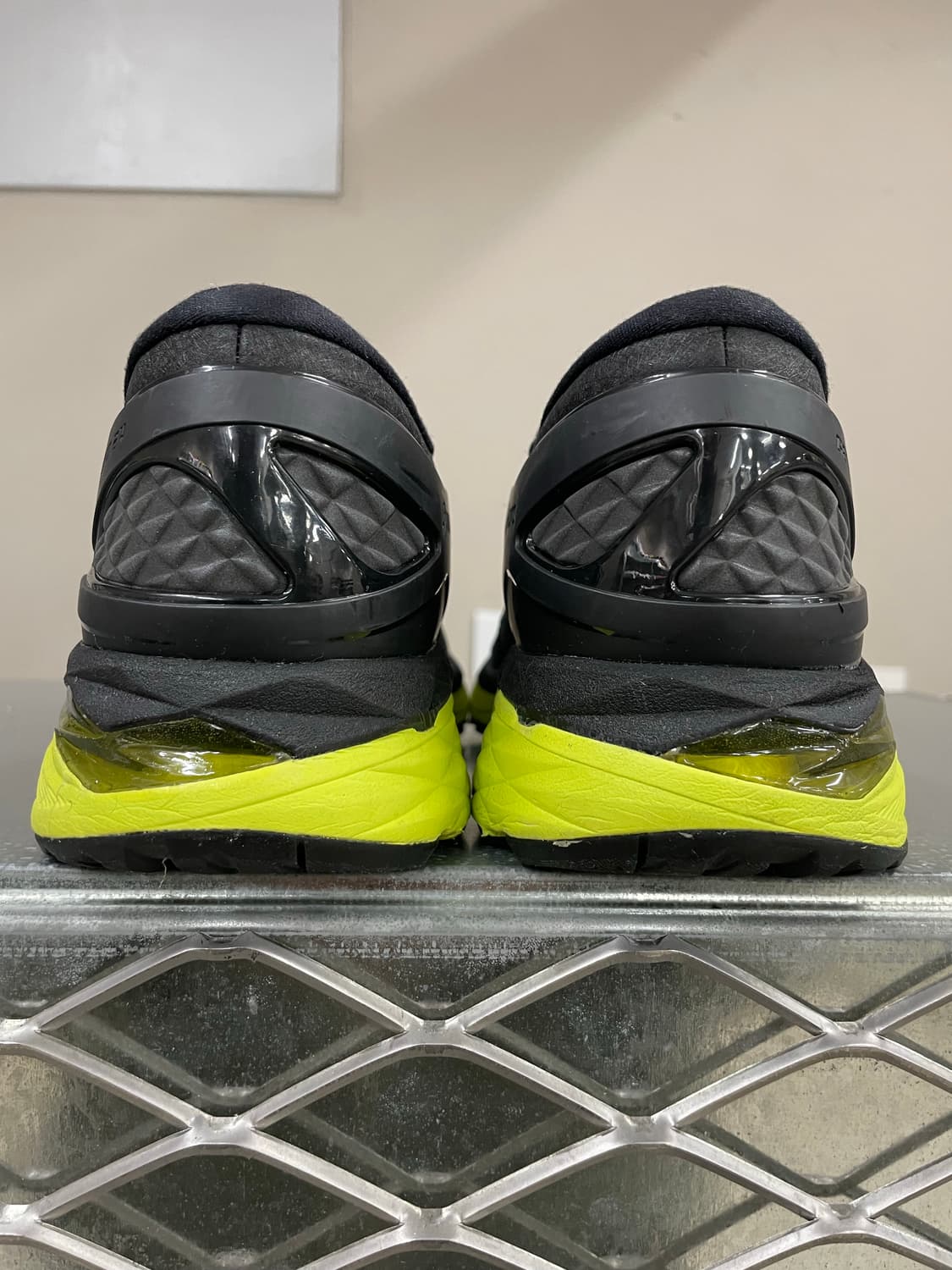 아식스 젤카야노 24 블랙 그린 290 (gr-4378) 상품이미지3