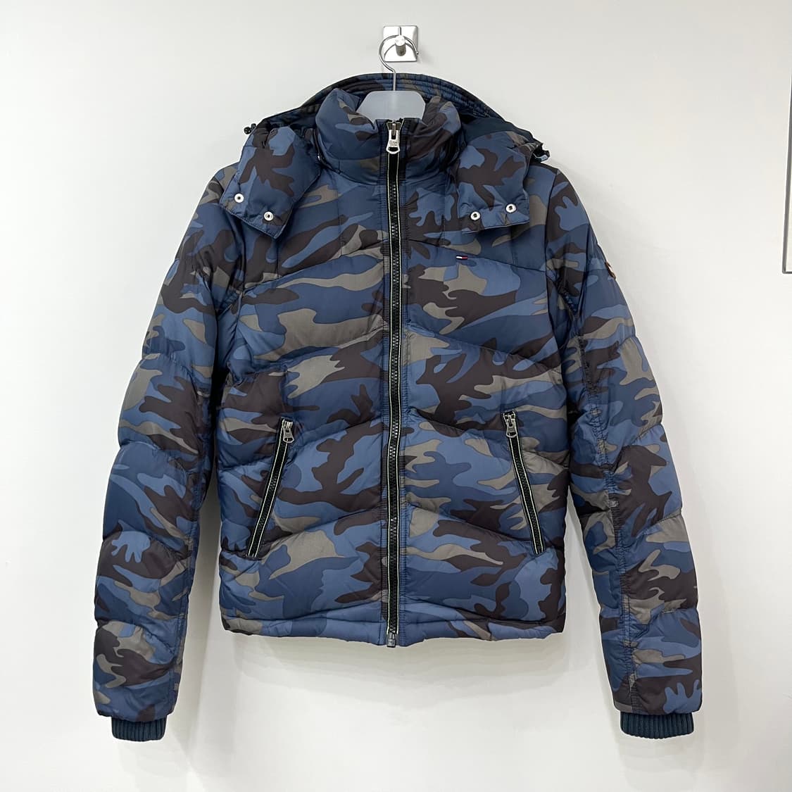 타미힐피거 자수로고 카모 패딩 점퍼 상품이미지2