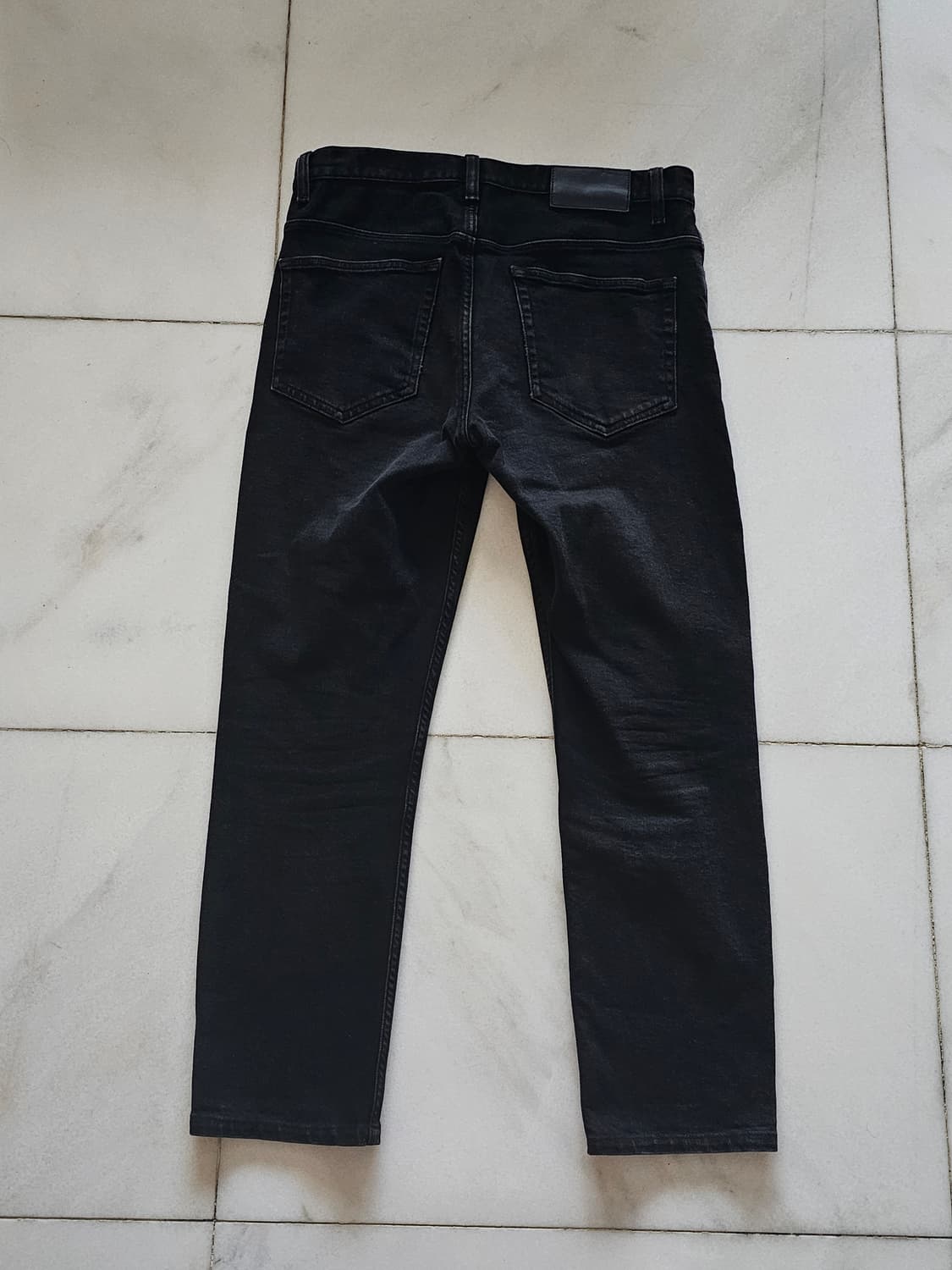 Theory 여성 블랙진 30사이즈 (슬림 스트레이트핏)

감각적인 실루 상품이미지4