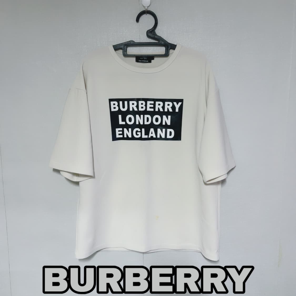 버버리 화이트 로고 프린팅 여름 공용 반팔티 상품이미지1