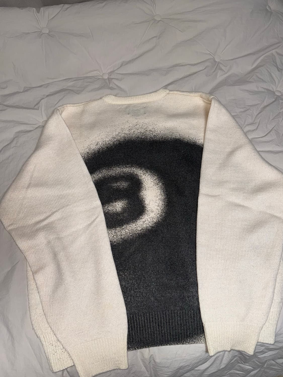 스투시 8볼 스프레이 스웨터 아이보리 XL 판매 상품이미지2