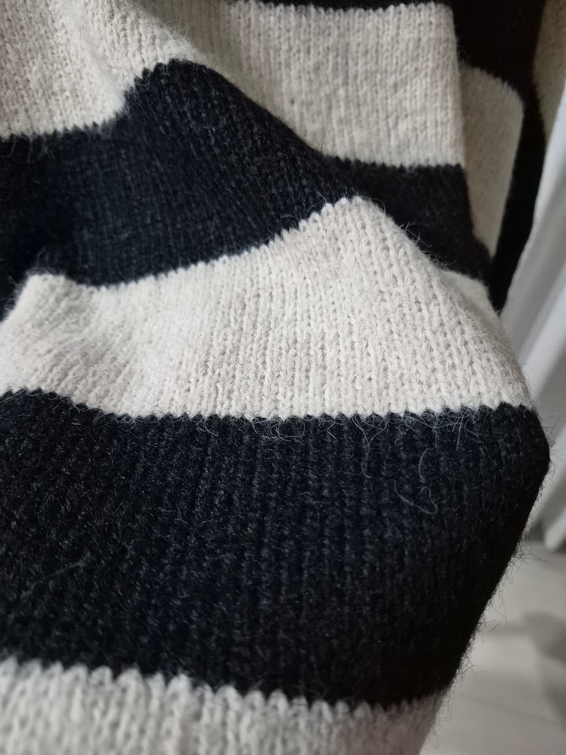 택달린새상품.비긴202.스트라이프 니트 상품이미지4