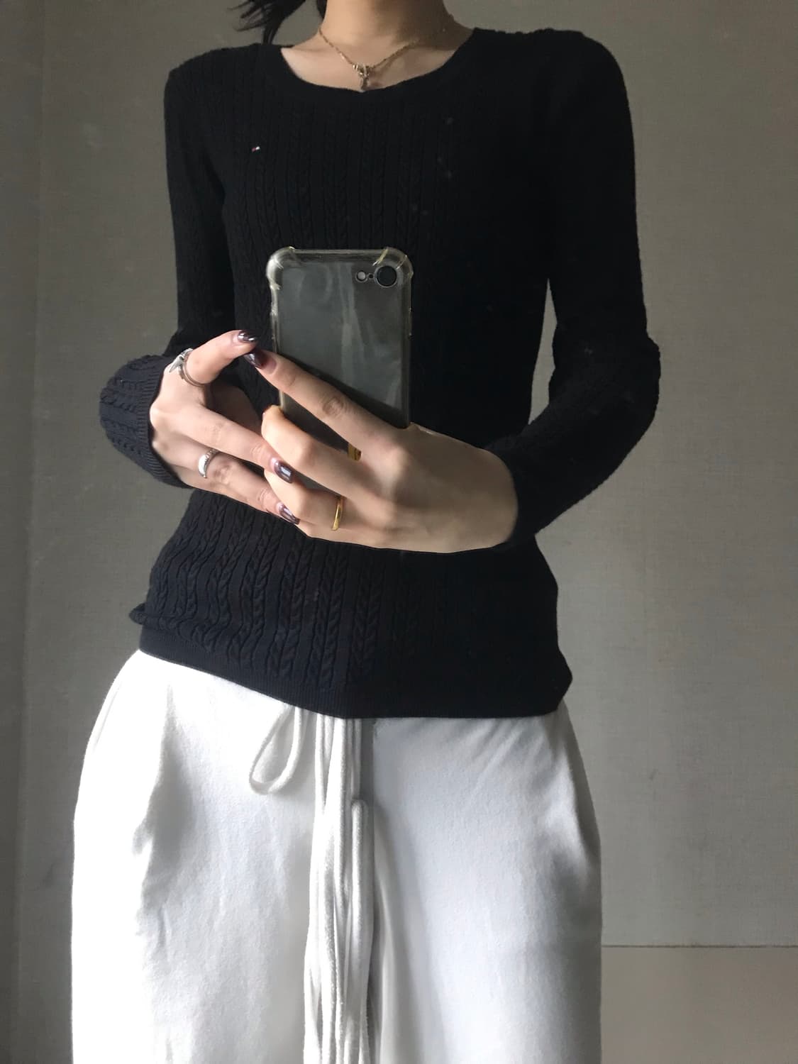 타미힐피거 블랙 딱붙핏 케이블 니트 상품이미지1