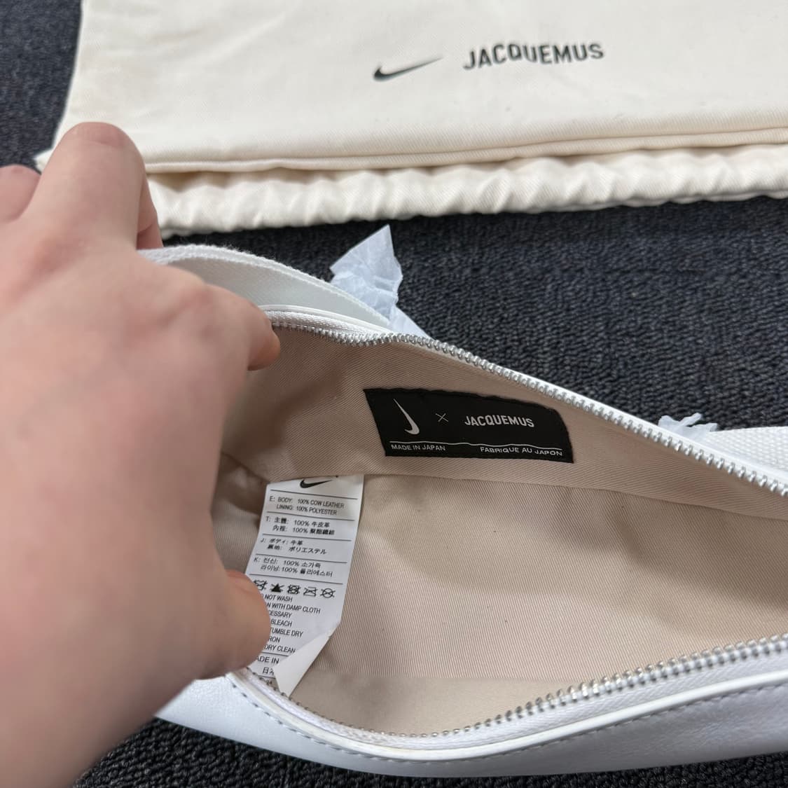 나이키 x 자크뮈스 스우시 르 삭 스몰 크로스백 상품이미지10