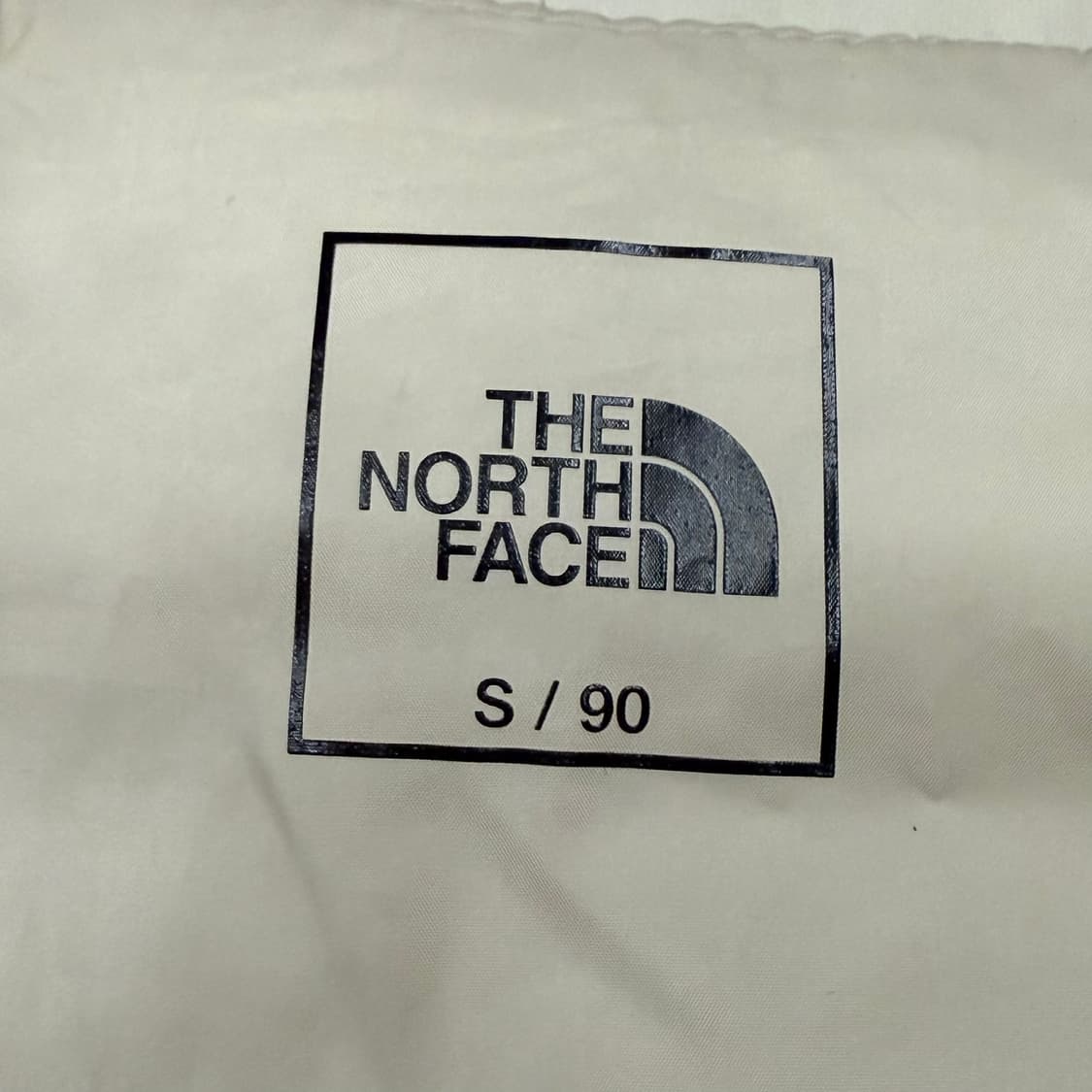 노스페이스 화이트 경량 패딩  상품이미지5