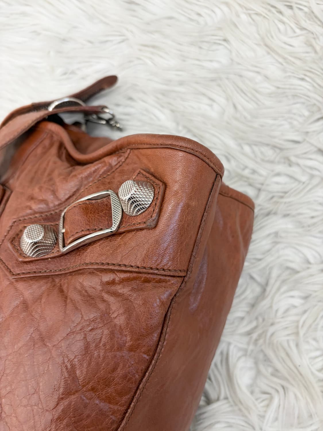 [A 정품] 발렌시아가 자이언트 시티 모터백 미디움 브라운 상품이미지2