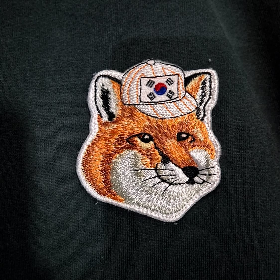 메종키츠네 태극기 폭스 헤드 맨투맨 상품이미지3