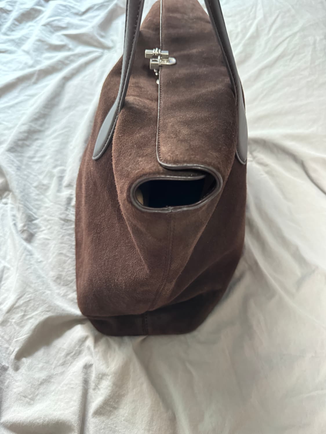 루에브르 24fw 클레 누보 토트백 라지 브라운 스웨이드 상품이미지6