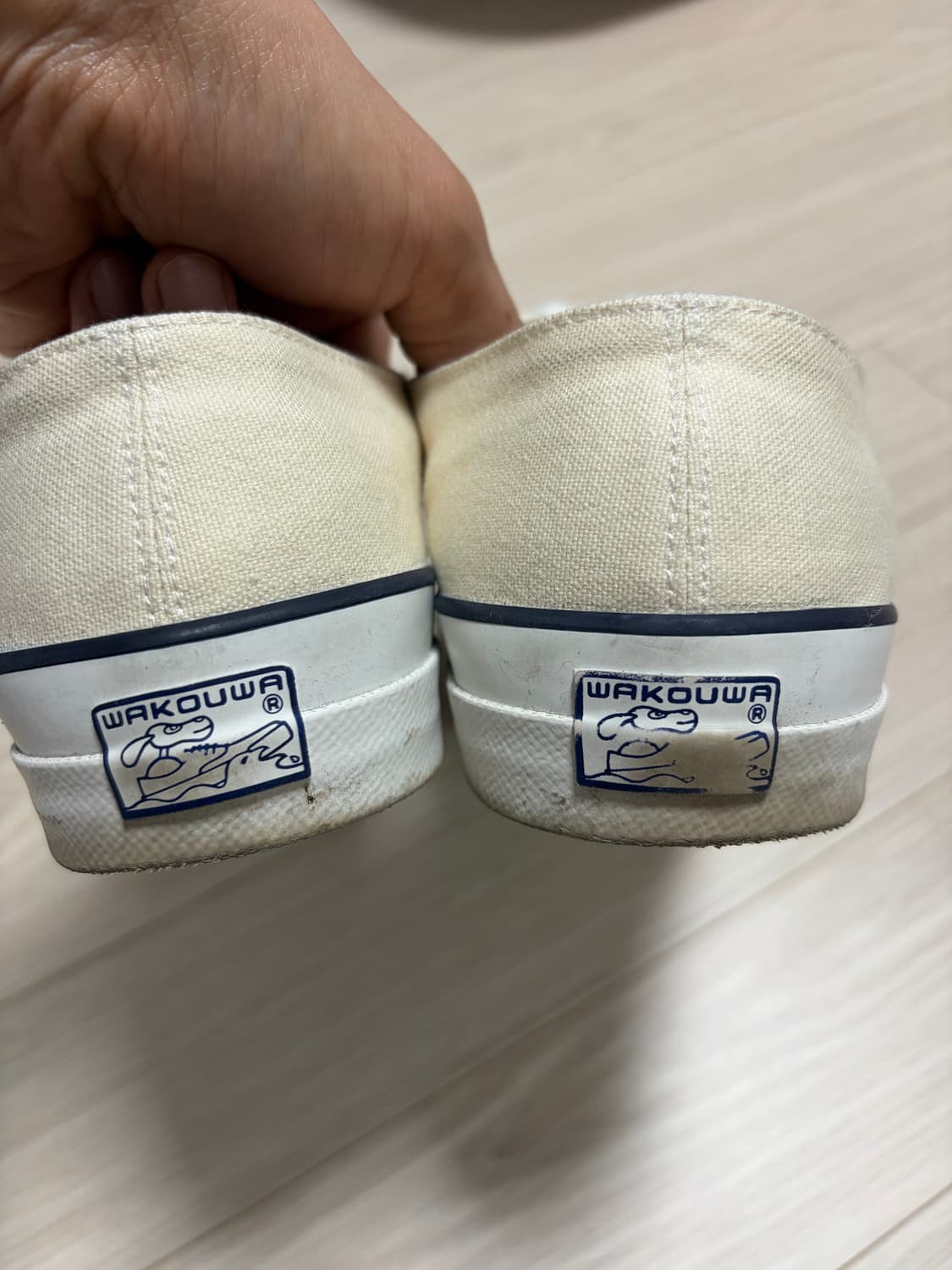 와쿠와 덱슈즈 270 사이즈 판매합니다. 상품이미지3