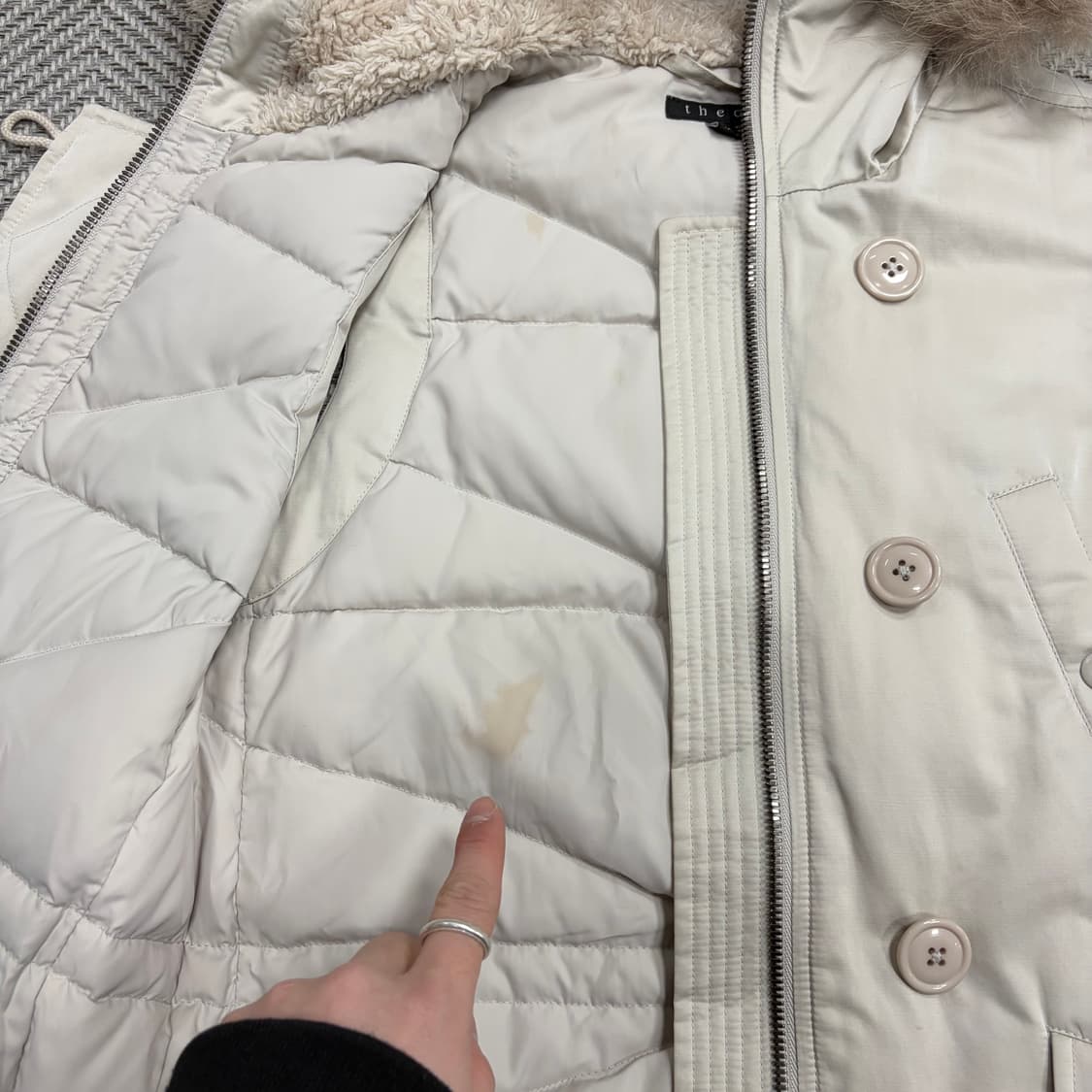 띠어리 덕다운 패딩베스트 v1586  상품이미지7