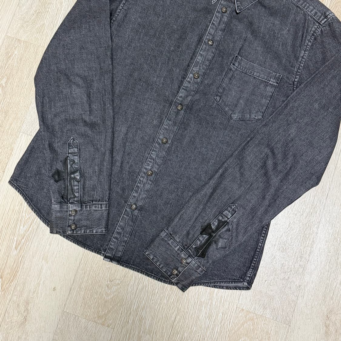 [L/새상품급] 크롬하츠 레더패치 데님 셔츠 자켓 상품이미지3
