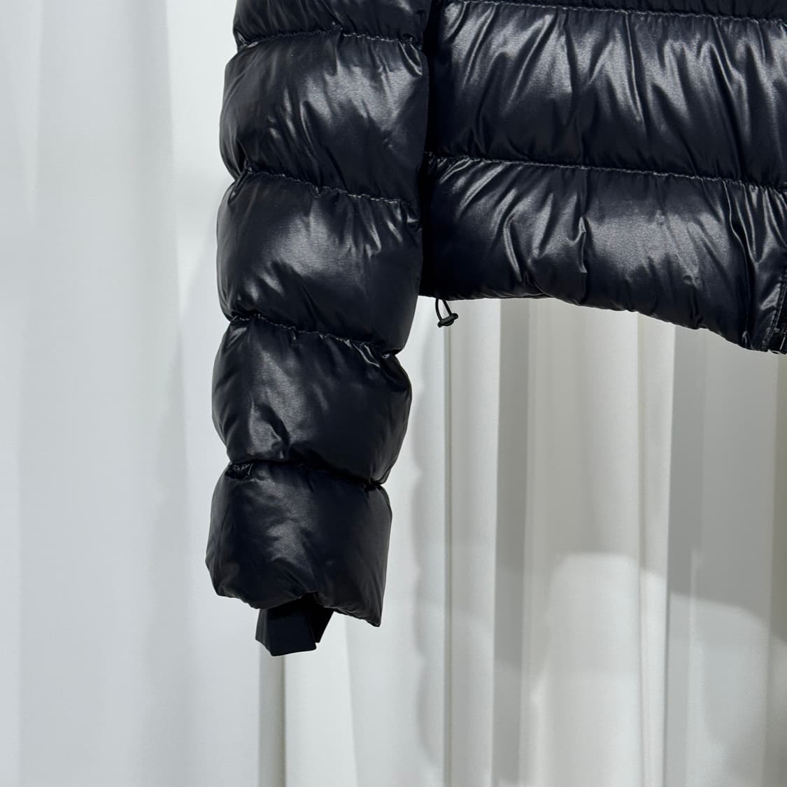 신상) 몽클레어 크롭 여성 패딩 1사이즈 상품이미지3