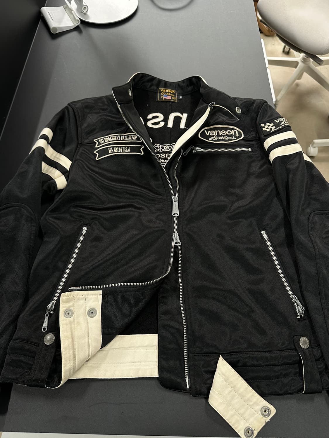 벤슨 윙자수 넥버클 투웨이 라이더자켓 상품이미지6