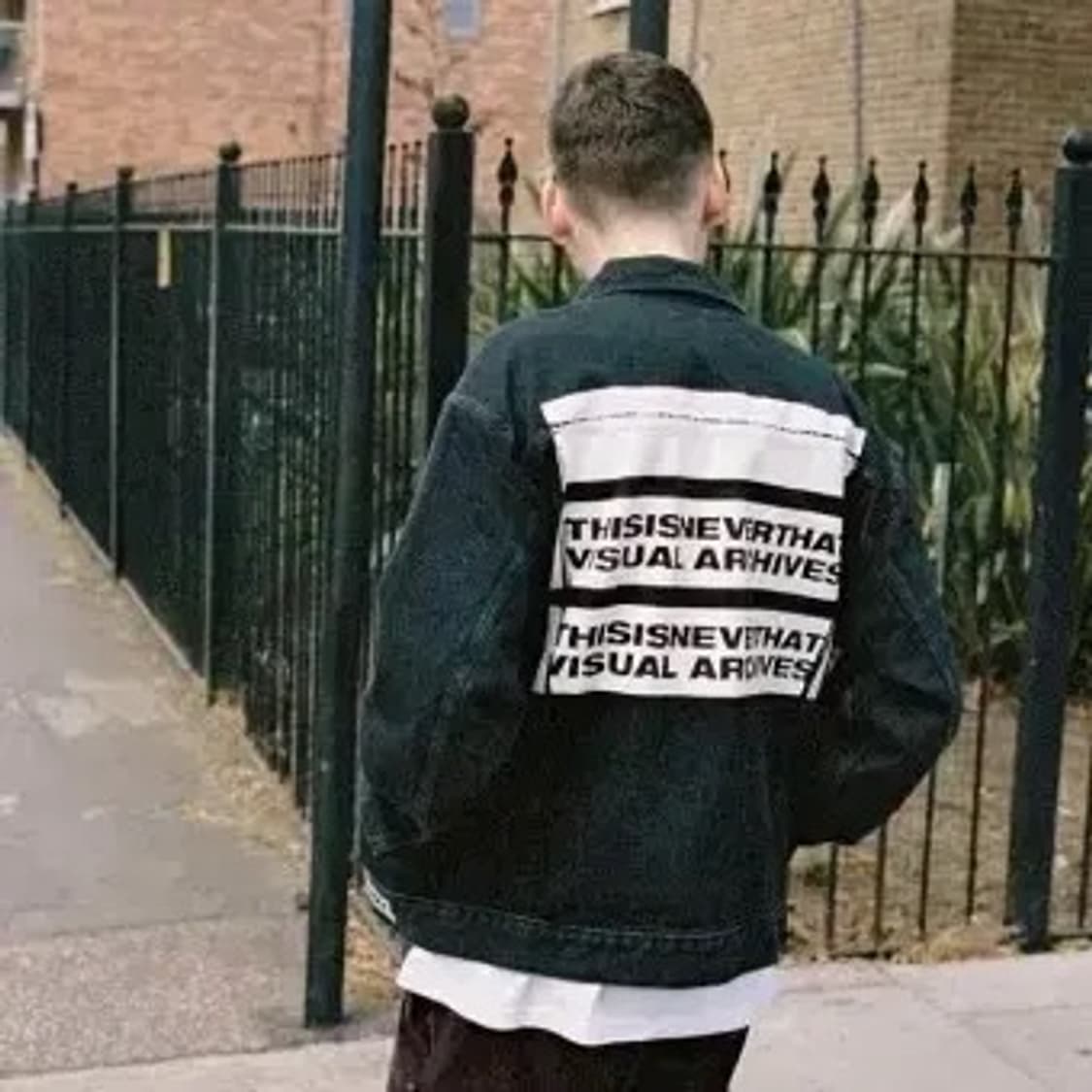 (L)디스이즈네버댓 흑청 데님자켓 기리보이착용 상품이미지1