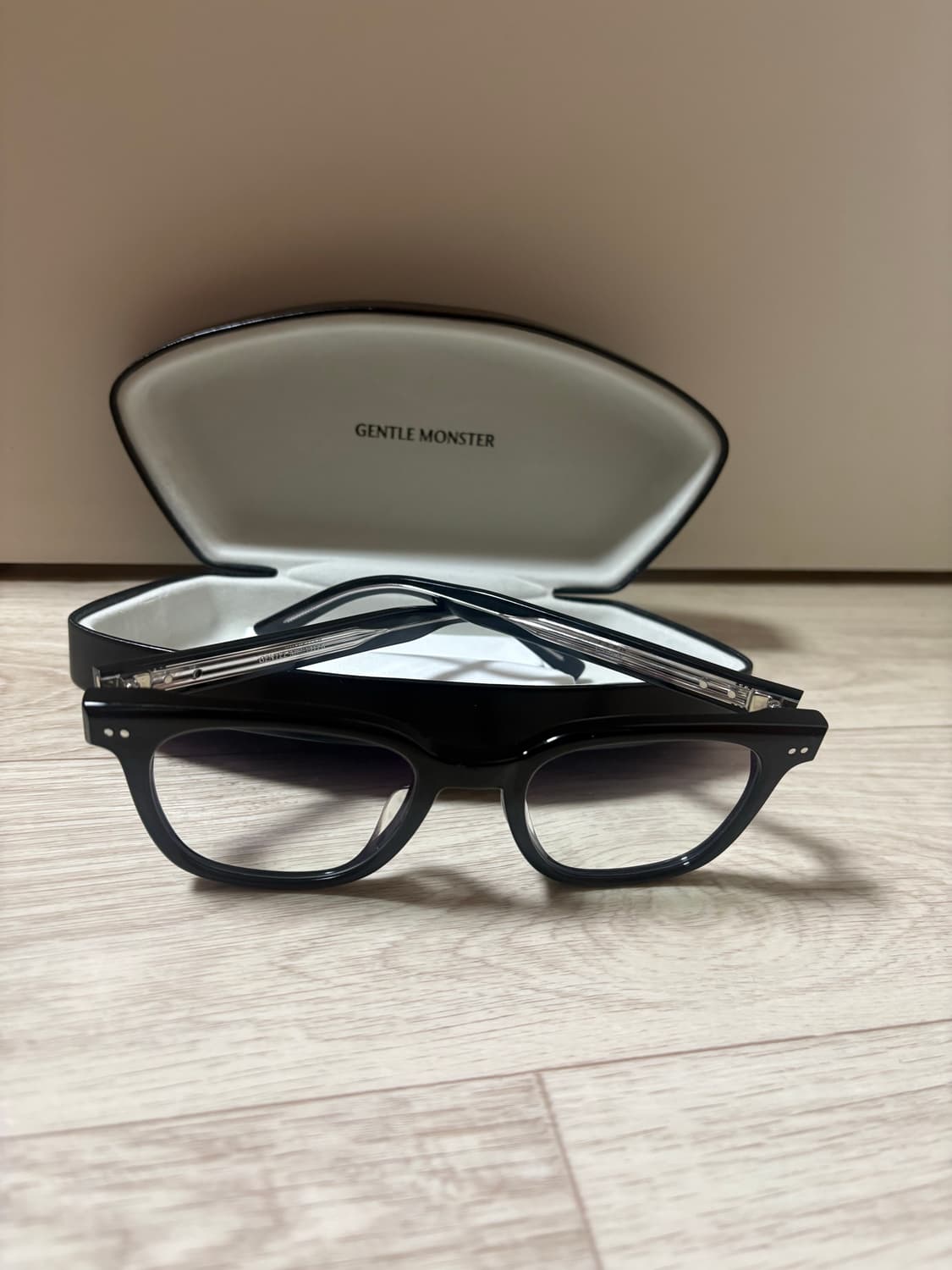 젠틀몬스터 안경 에반 블랙 상품이미지2