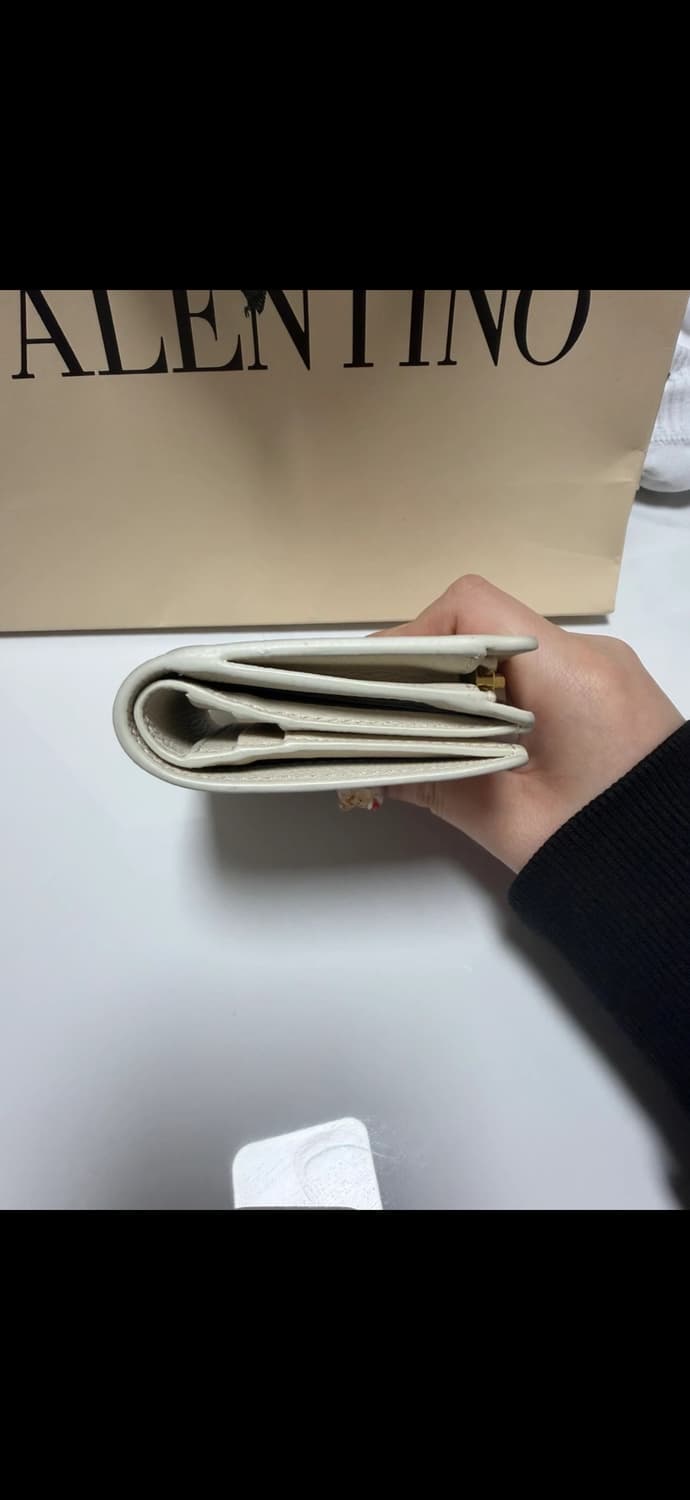 발렌티노 V로고 지갑 상품이미지6