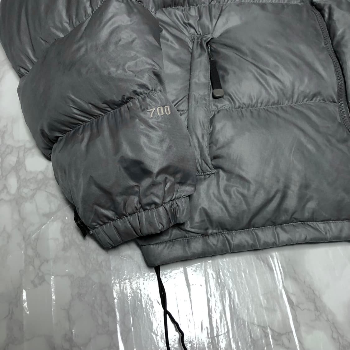 노스페이스 눕시 패딩 700 실버그레이 자켓 상품이미지4
