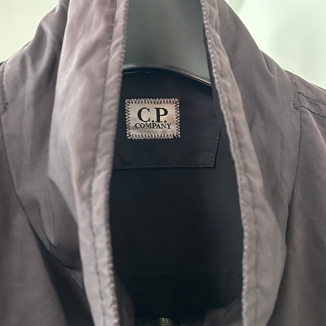 CP 컴퍼니 렌즈 와펜 나일론 쉘 자켓 상품이미지7