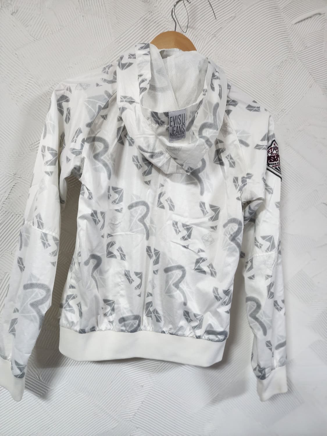 에비수 화이트 패턴 후드 바람막이 상품이미지2