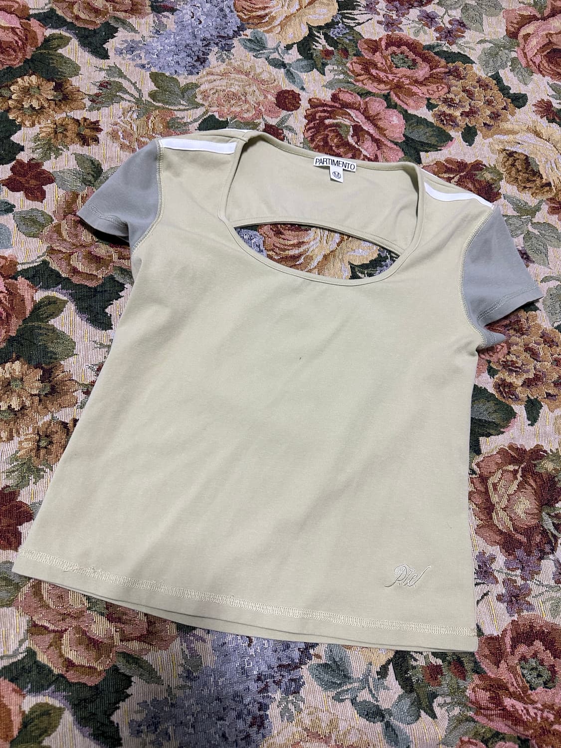 파르티멘토 레몬 컷아웃 티 상품이미지3