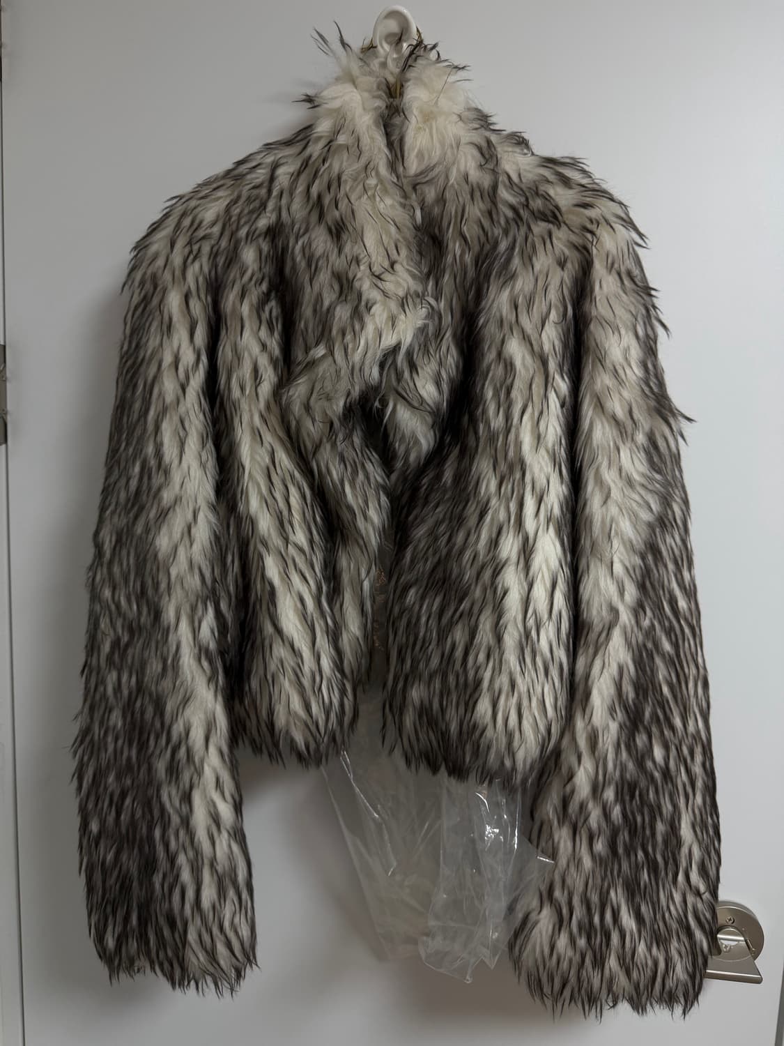 잉크퍼자켓 XHORT Faux Fur Short Coat 상품이미지5