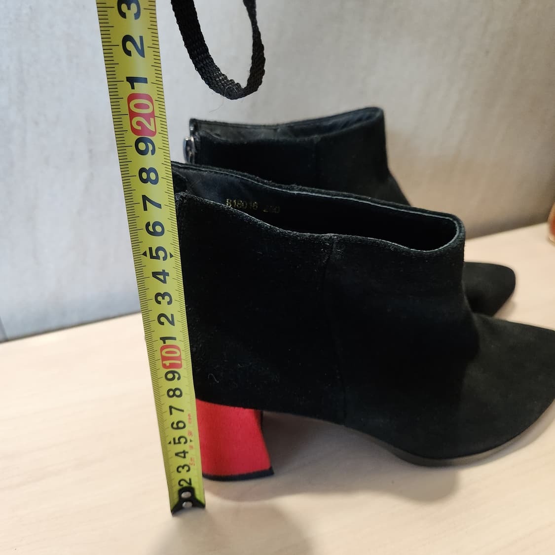 “블랙 스웨이드 × 레드힐 포인트✨ 엘사베리니 앵클부츠 (250)”
 상품이미지9