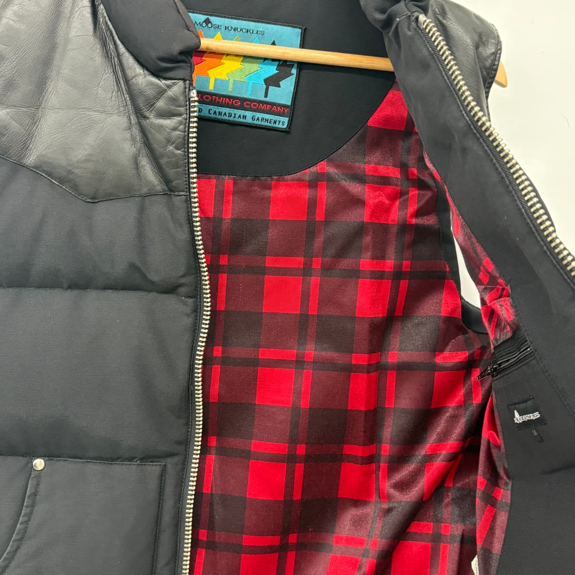 무스너클 블랙 레더 패딩 조끼 L(감정서 포함) 상품이미지4